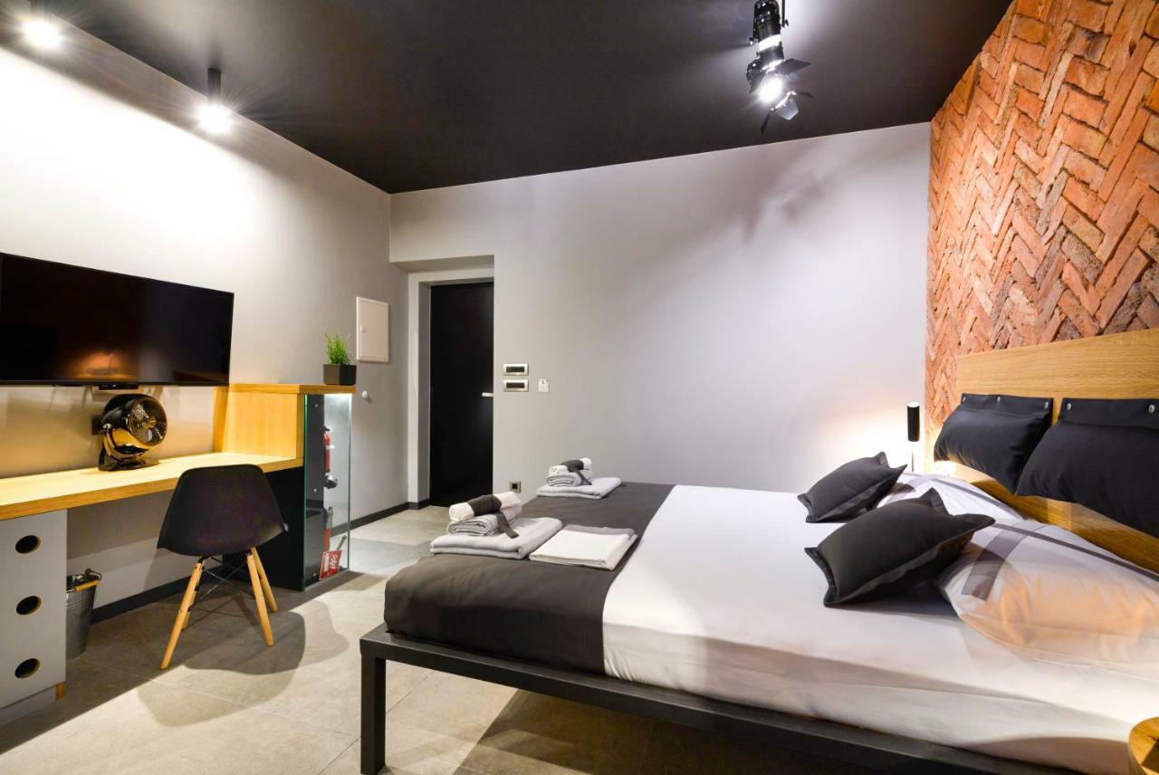 Split Industrial Design Rooms Eksteriør bilde