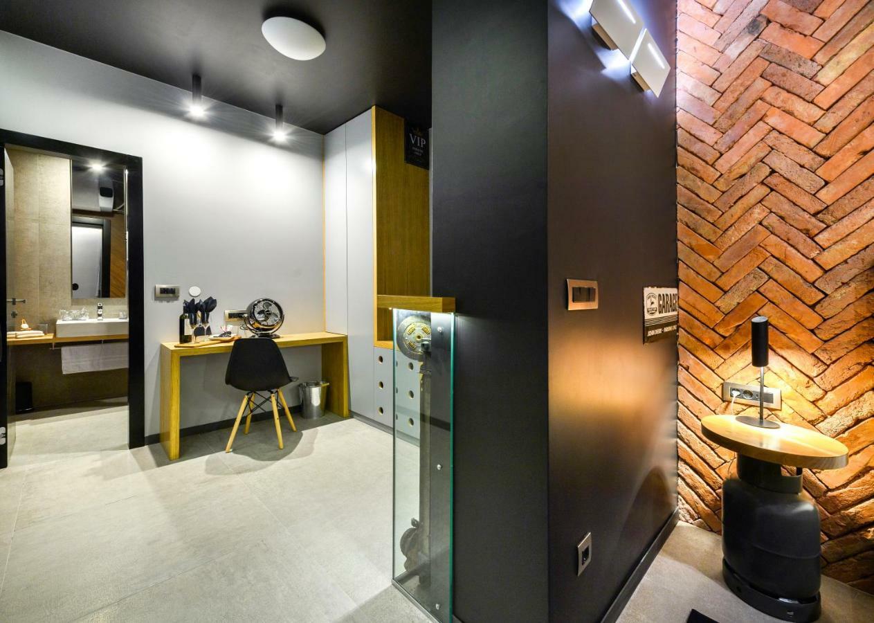 Split Industrial Design Rooms Eksteriør bilde