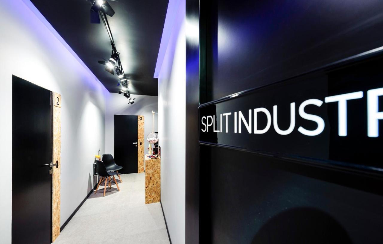 Split Industrial Design Rooms Eksteriør bilde